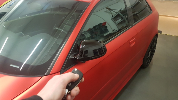 VW Golf 8 Spiegelanklappen per Schlüssel - Carat-Garage