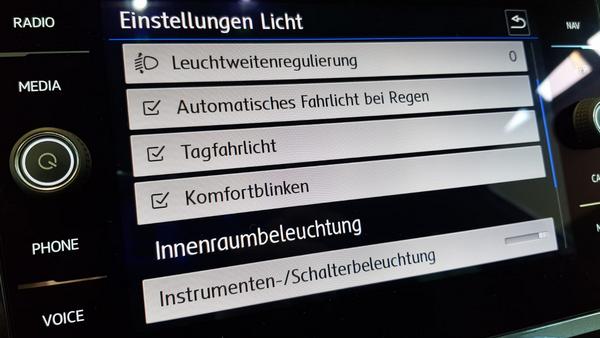 VW Tiguan II AD Tagfahrlicht waehlbar im Navigationssystem