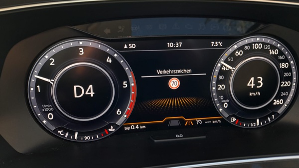 VW Tiguan II AD Verkehrszeichenerkennung 12