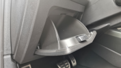 Audi-A3-8Y-zusätzliches-Ablagefach-Armaturenbrett4