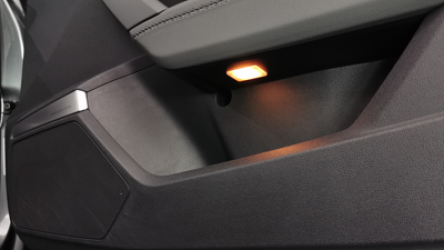 Audi_A3_8Y_LED_Ablagefachbeleuchtung_orange8