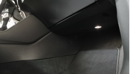 Audi_Q3_F3_LED_Fußraumbeleuchtung_nachruesten