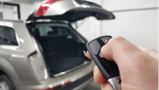 Audi_Q7_4M_Heckklappe_schliessen_mit_Schlüssel