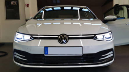 Konturbeleuchtung_Lichtleiste_Kühlergrill_2